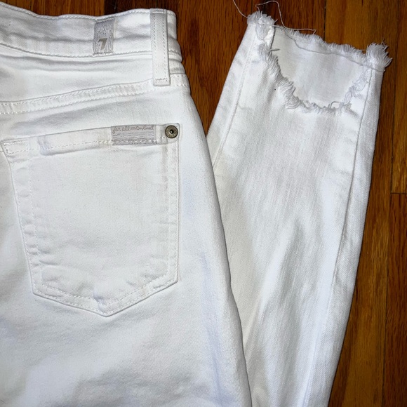 7FMK Gwenevere - Picture 1 of 7